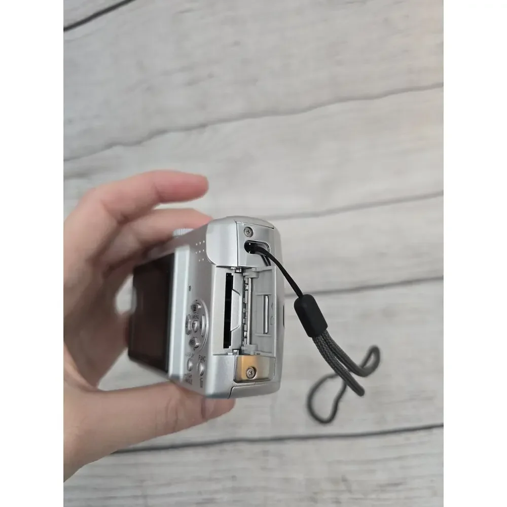 Panasonic Digital Camera Lumix DMC-LZ7 7.2MP Silver Tested